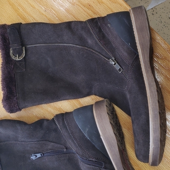 𝅺BARETRAPS Lantana women's size 7M brown suede zip boots - Picture 1 of 6